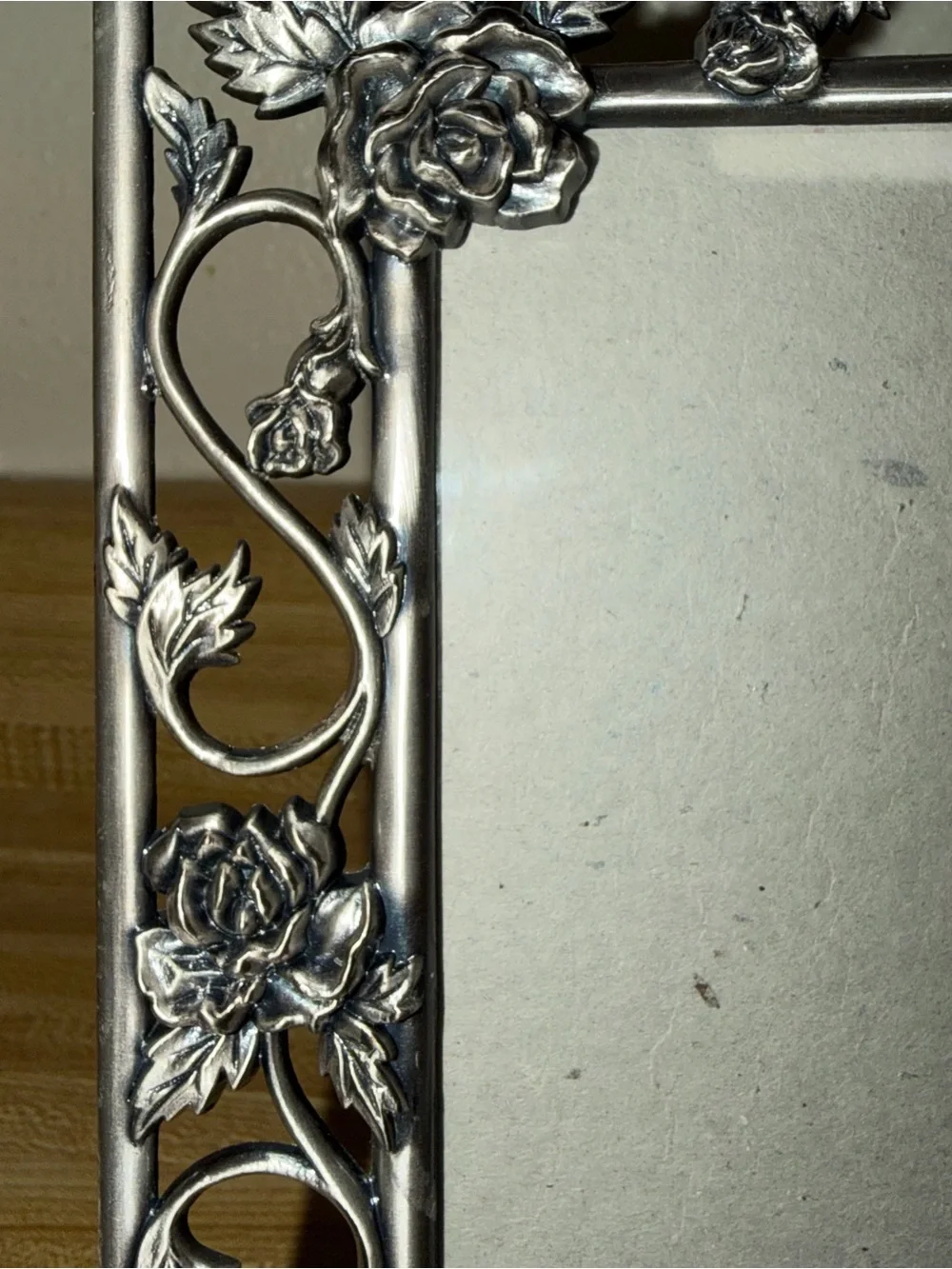 Vintage Ornate Floral Silver Picture Frame - Elegant Home Accent 5x7